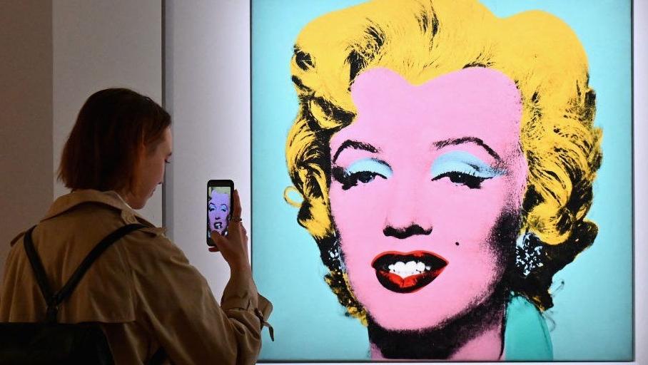 Warhols Gemälde von Marilyn Monroe wurde für einen Rekordpreis von 195 Millionen Dollar verkauft.